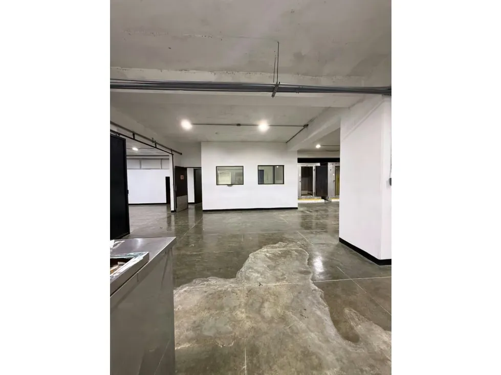 Vendo edificio industrial 2529m2 El Llanito 0562 - 11