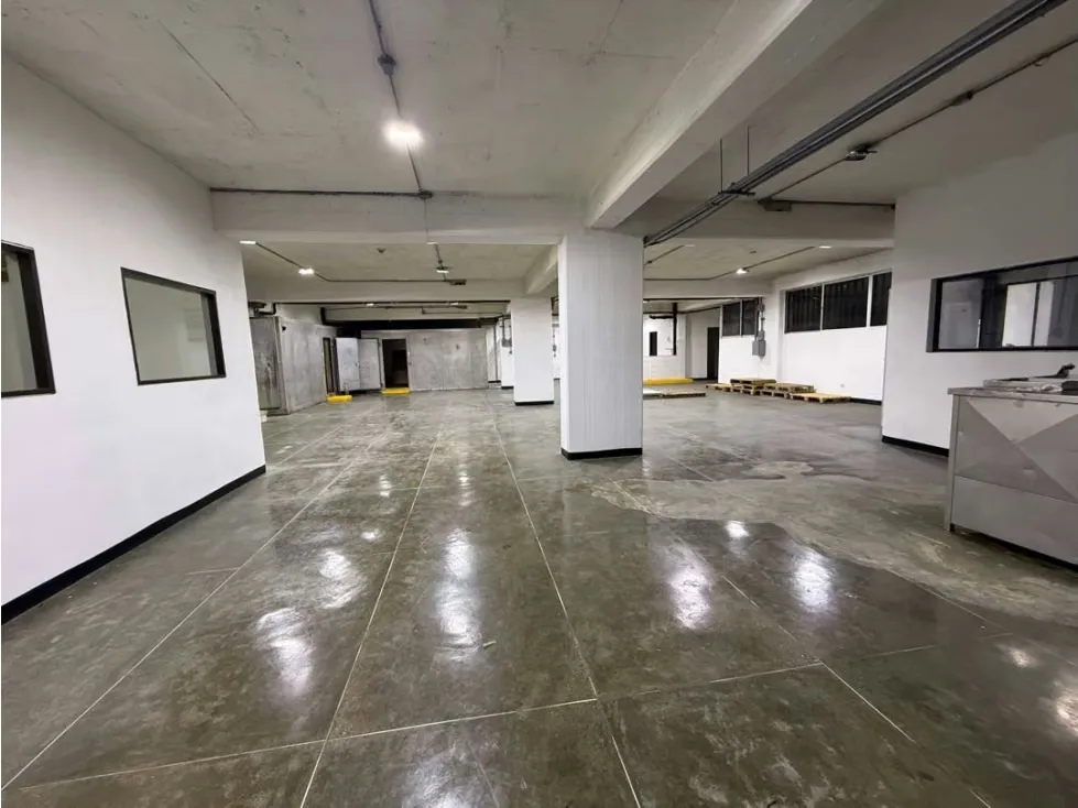 Vendo edificio industrial 2529m2 El Llanito 0562 - 2