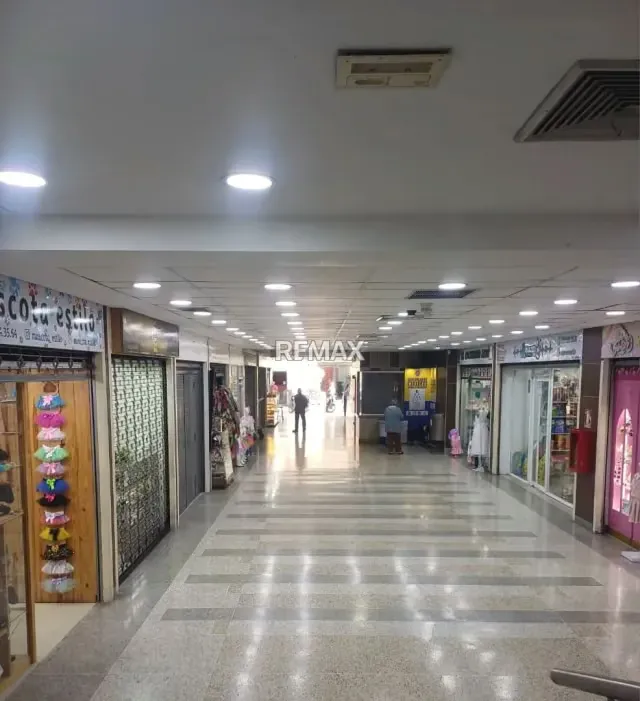 VENTA DE LOCAL COMERCIAL 12M EN PLENO CORAZON DE CARACAS - 4