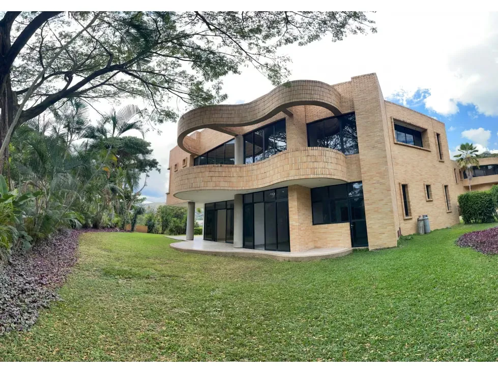 En venta casa 1000m2 5h+2s/5.5b+2s/ 6p El Peñón