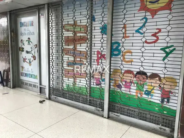 Alquiler Local Comercial en Ubicación Imbatible Edif Los Sauces Av. Bolívar Norte Valencia al frente de El Tijerazo