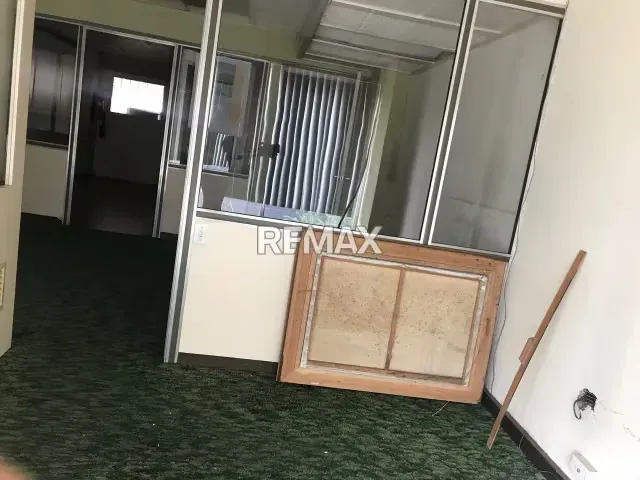 Alquiler Local Comercial en Ubicación Imbatible Edif Los Sauces Av. Bolívar Norte Valencia al frente de El Tijerazo - 10