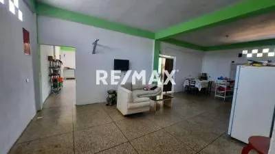 Local Comercial en Venta localizado en Caja de Agua - 2