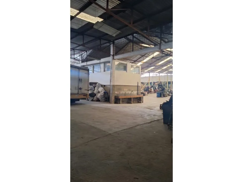 Se vende Galpon 2,700m² La Yaguara - 15
