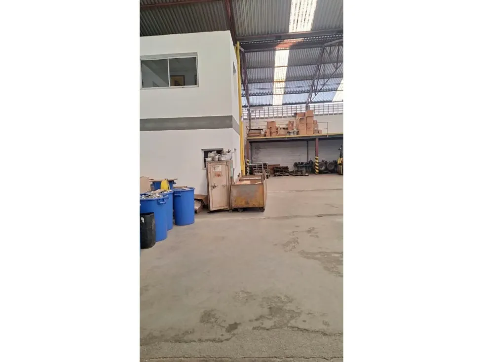 Se vende Galpon 2,700m² La Yaguara - 21