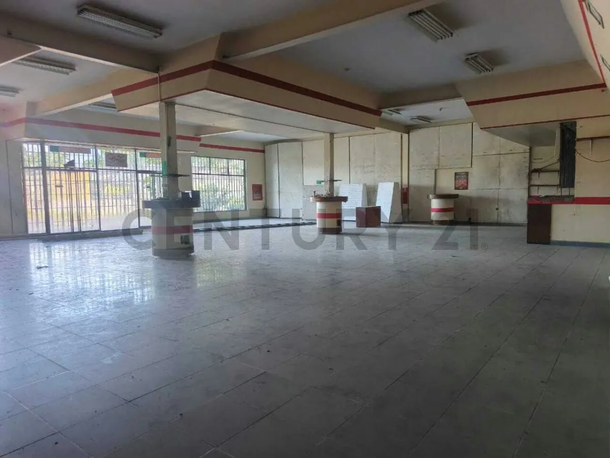 Inmueble Comercial Industrial, en zona de alta incidencia comercial - 8