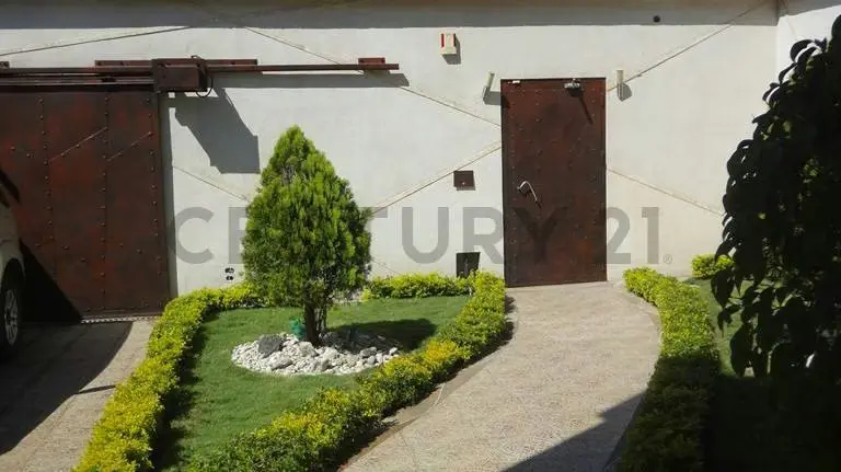 Excelente quinta ubicada en la Urb. Loira, el Paraíso. - 2