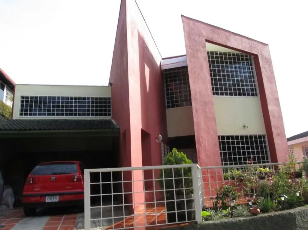 Se vende casa 817m2 4h+s/5b/4p Los Guayabitos 3725 - 2