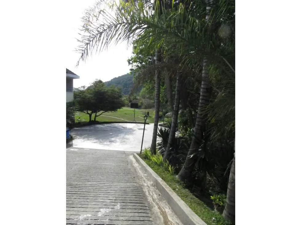 Se vende casa 817m2 4h+s/5b/4p Los Guayabitos 3725 - 25