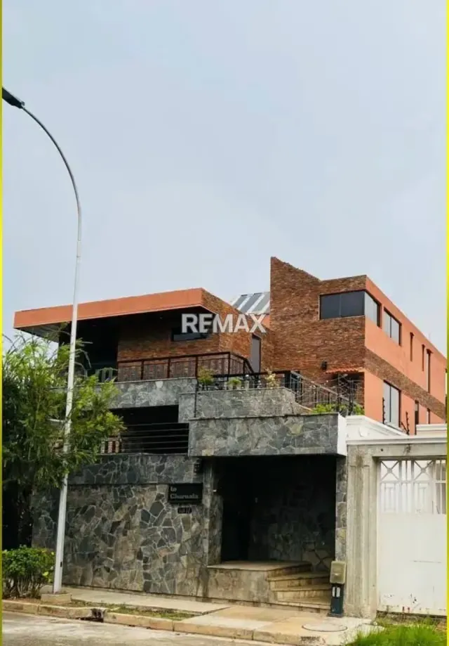 Casa en venta en Altos de Guataparo 800mtr2 3 niveles y con piscina ( Favor No Publicar ) - 2