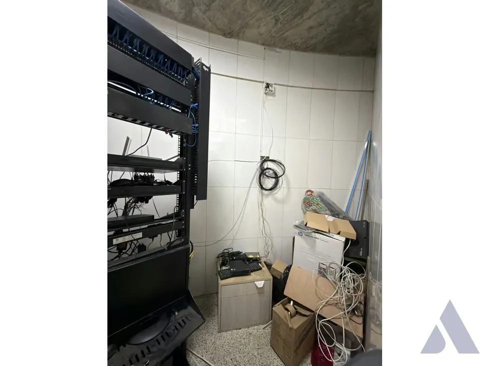 Vendo edificio 200m2 Catia 7950 - 12