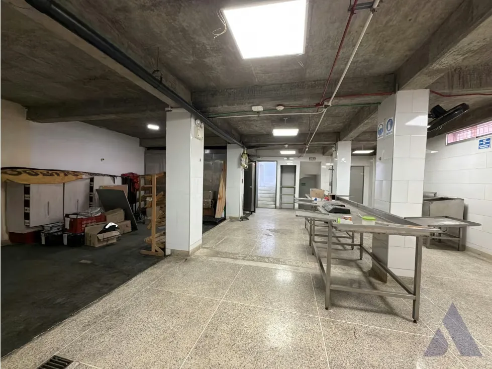 Vendo edificio 200m2 Catia 7950 - 13