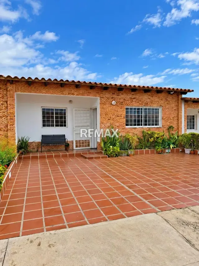 EN VENTA CASA EN VALLE HERMOSO VILLAS
