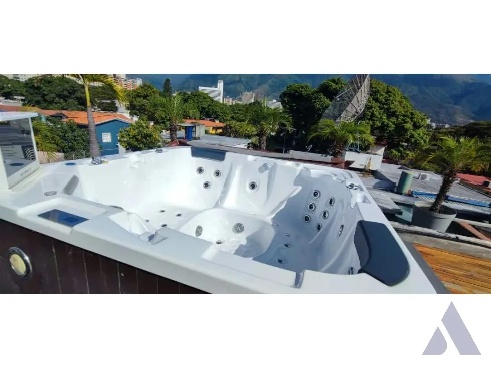 Se vende casa 500m2 La Floresta 3768 - 24