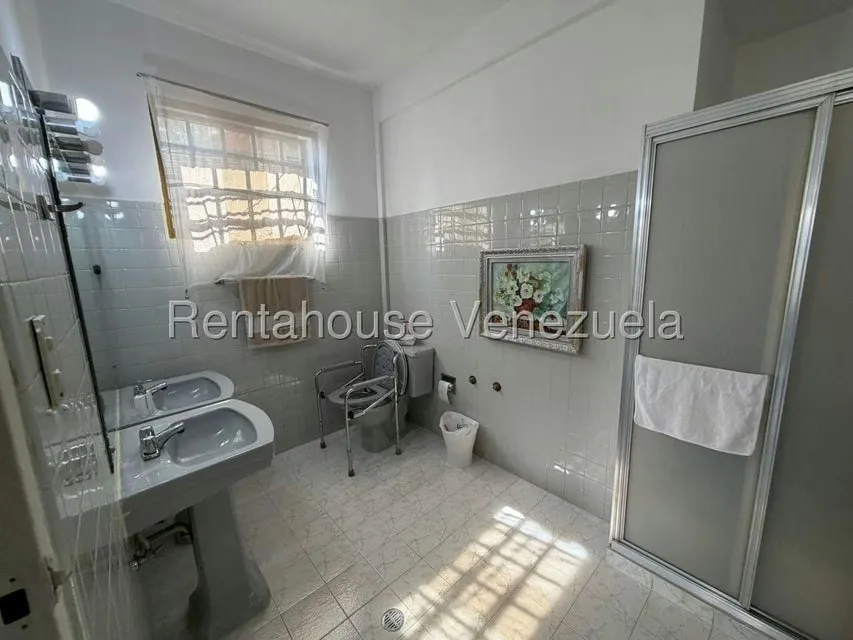 Casa (Multipes Niveles) en Venta en Lomas de La Trinidad, Distrito Metropolitano - 25