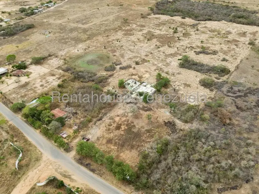 Terreno (Comercial) en Venta en Parroquia Tamaca, Lara