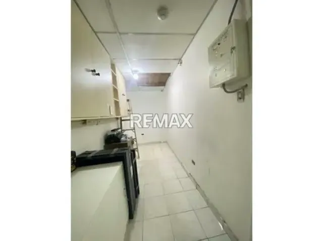 Alquiler de oficina en el C.C.Propatria 400$ - 2