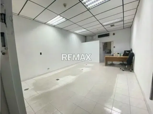 Alquiler de oficina en el C.C.Propatria 400$ - 9