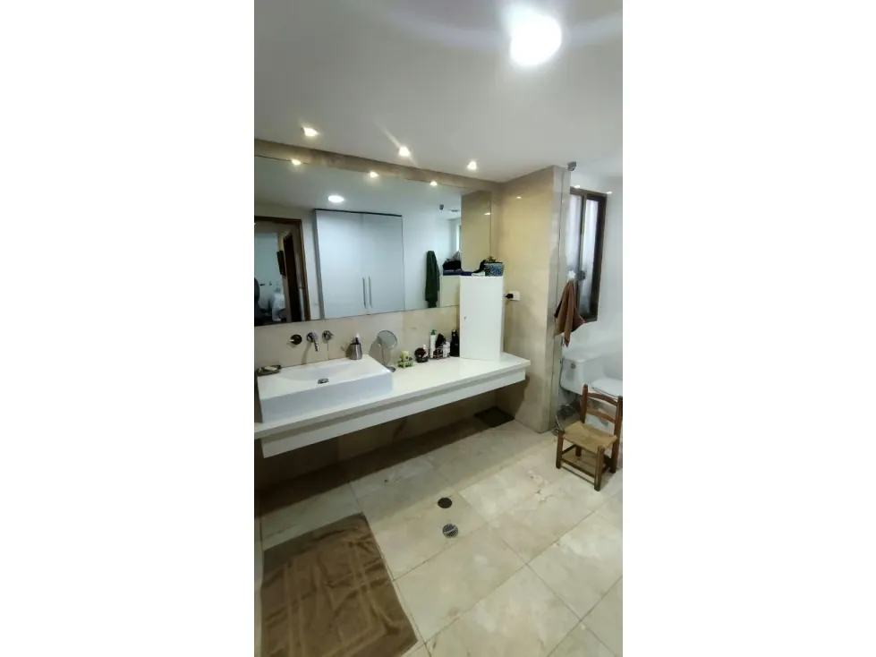 Se vende PB 360m2 3h/4b/2pe Los Samanes 4279 - 6