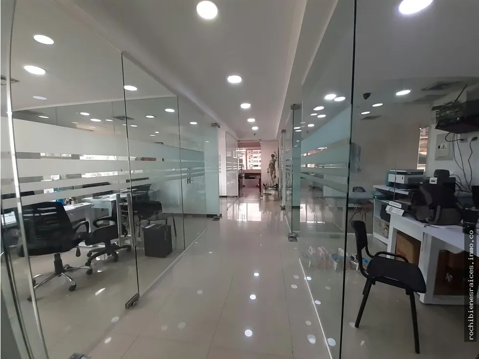 CENTRO SOLANO PLAZA EN SABANA GRANDE OFICINA EN VENTA - 4