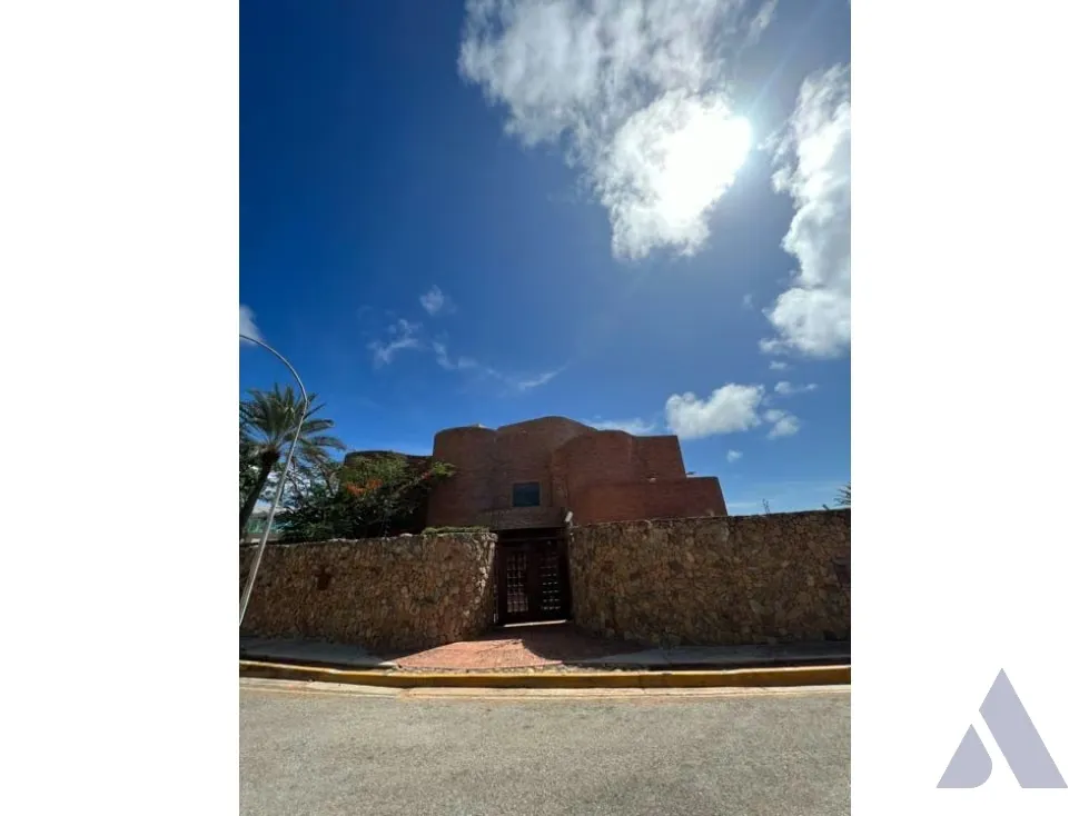 Vendo casa 1130m2 Pampatar 9942