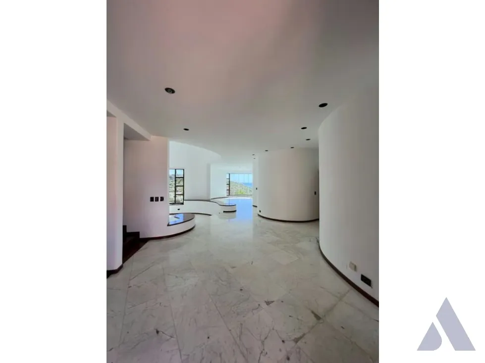 Vendo casa 1130m2 Pampatar 9942 - 6