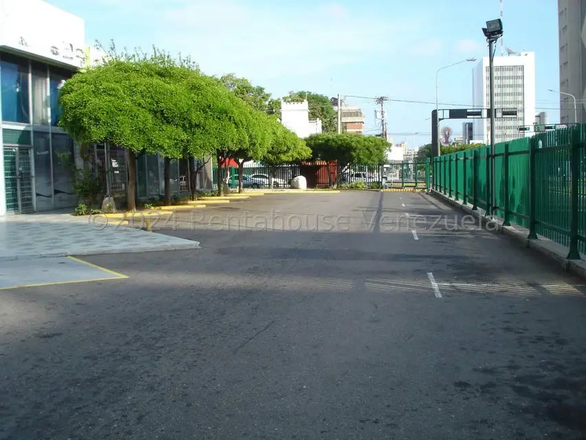Oficina en Alquiler en Avenida Bella Vista, Zulia - 25