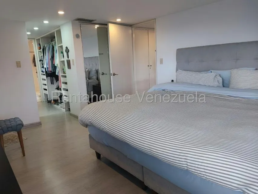 Apartamento (Duplex) en Venta en Los Samanes, Distrito Metropolitano - 39