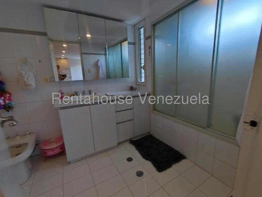Apartamento (Duplex) en Venta en Los Samanes, Distrito Metropolitano - 48