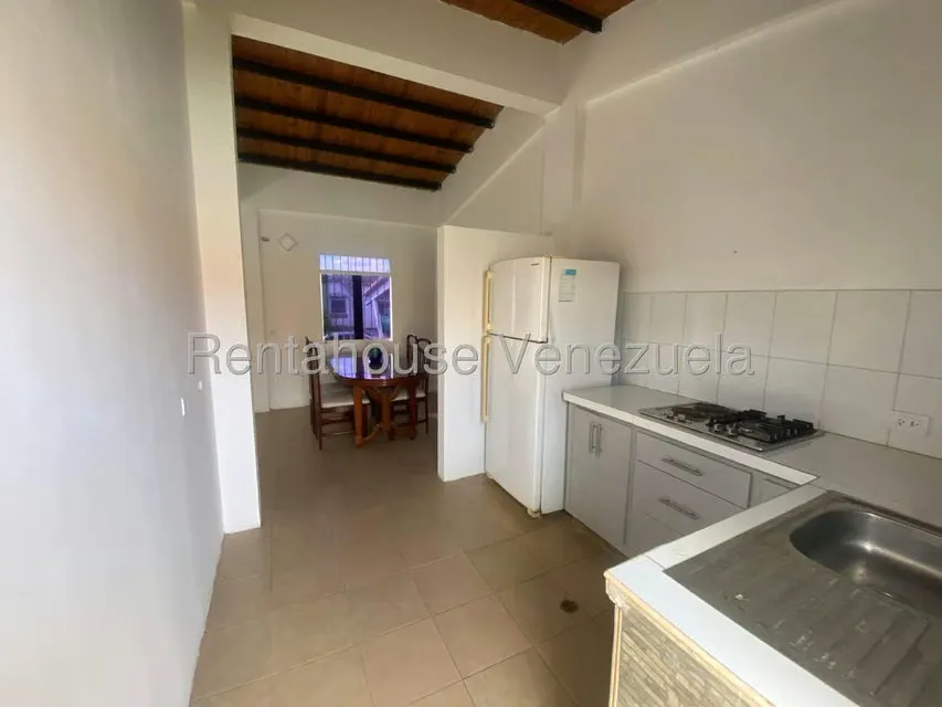 Casa (1 Nivel) en Alquiler en Los Cerezos, Lara - 11