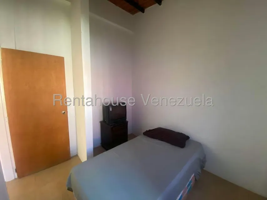 Casa (1 Nivel) en Alquiler en Los Cerezos, Lara - 16