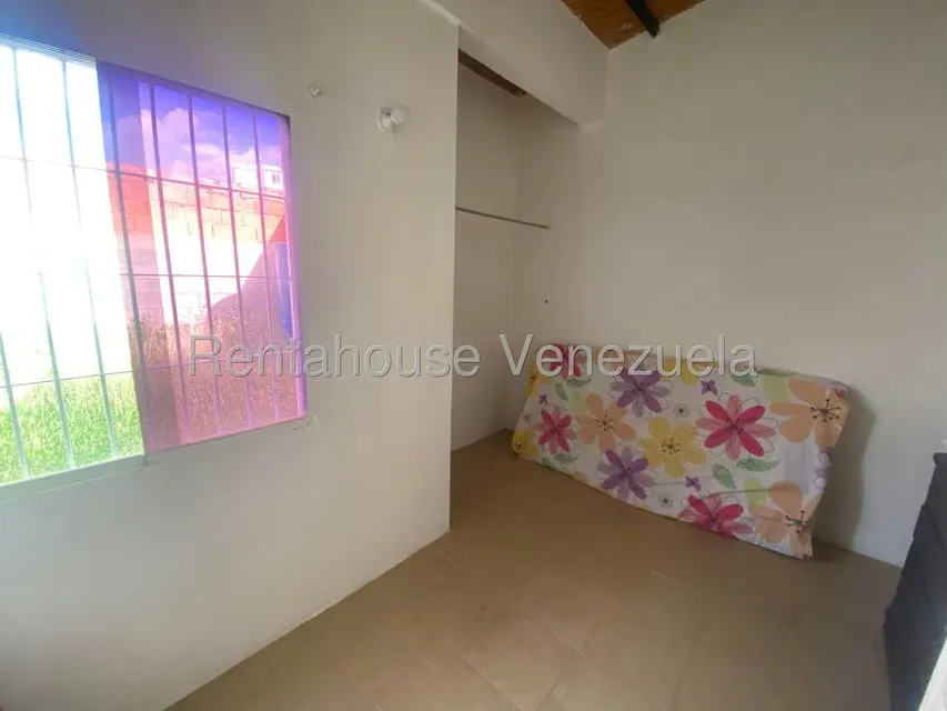 Casa (1 Nivel) en Alquiler en Los Cerezos, Lara - 17