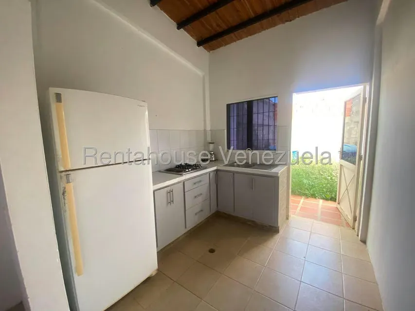 Casa (1 Nivel) en Alquiler en Los Cerezos, Lara - 10
