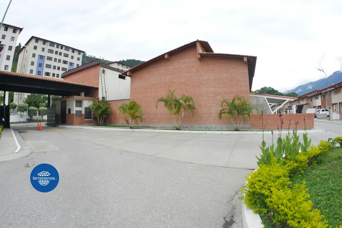 Townhouse con todas las comodidades en conjunto privado en Campo Claro - 32