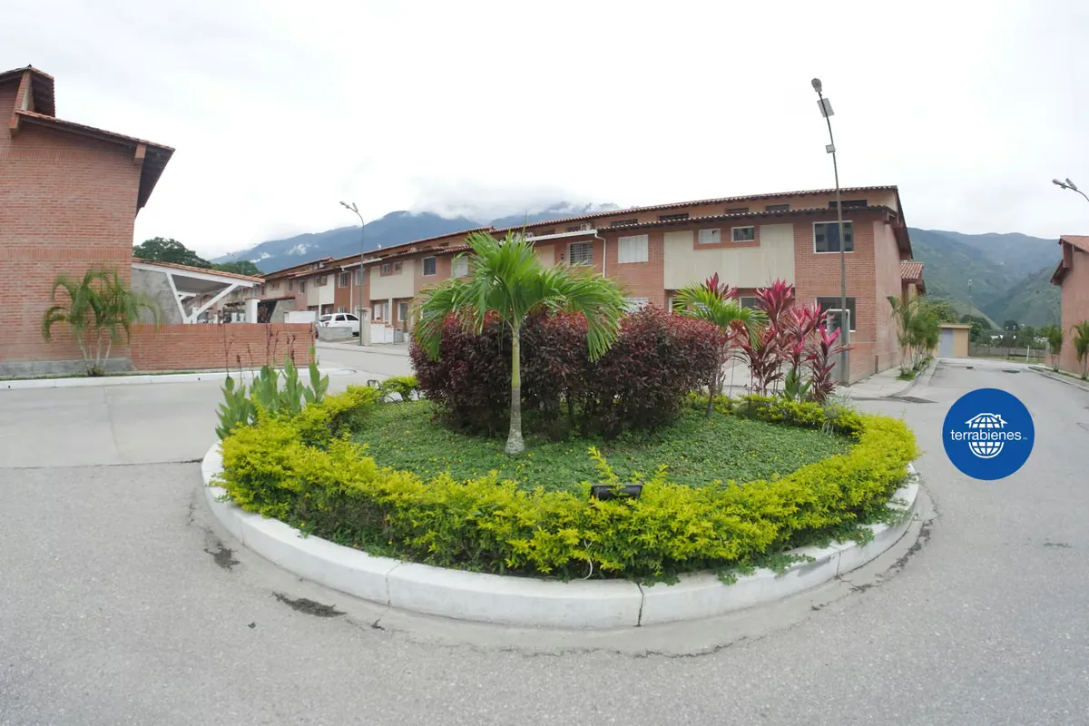 Townhouse con todas las comodidades en conjunto privado en Campo Claro - 33