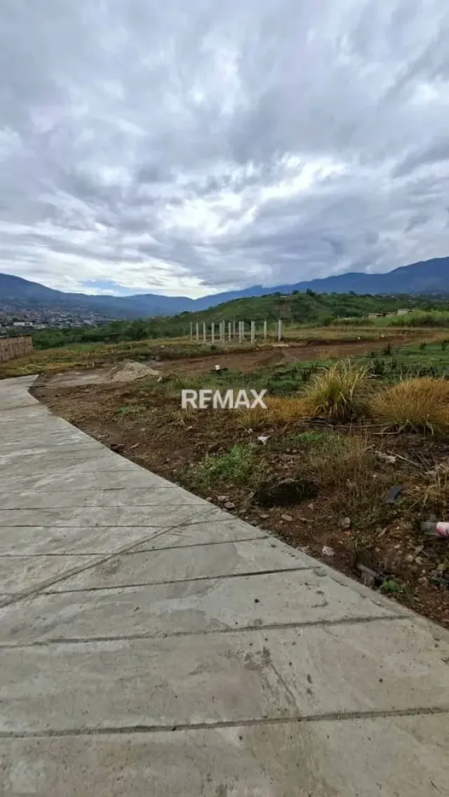 EN VENTA PARCELA EN URBANIZACION PUERTA DORADA - 4