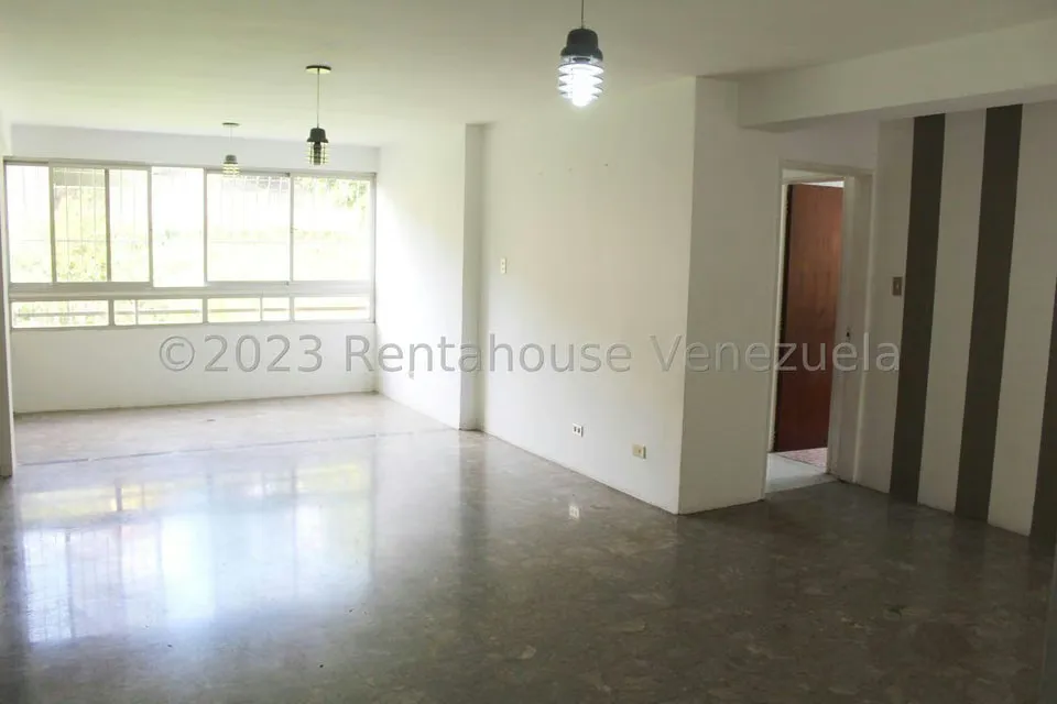 Apartamento (Duplex) en Venta en Cumbres de Curumo, Distrito Metropolitano - 13