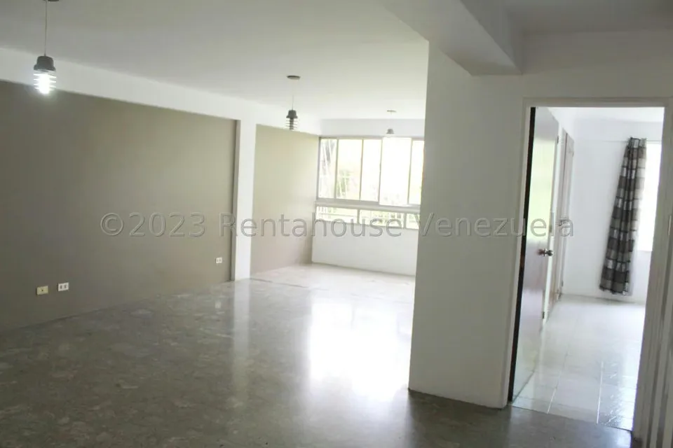 Apartamento (Duplex) en Venta en Cumbres de Curumo, Distrito Metropolitano - 15
