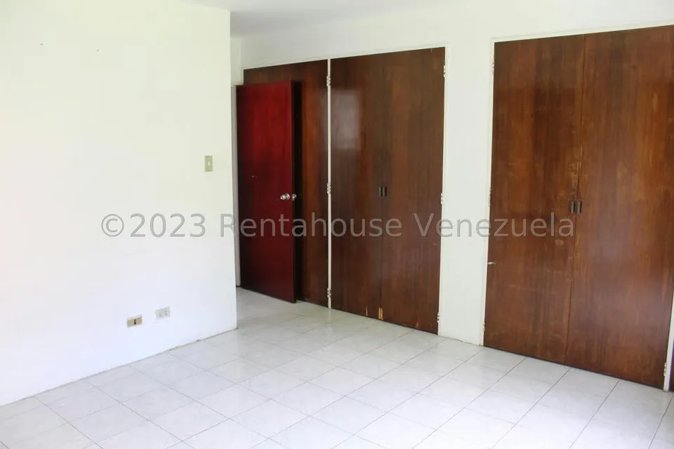 Apartamento (Duplex) en Venta en Cumbres de Curumo, Distrito Metropolitano - 18
