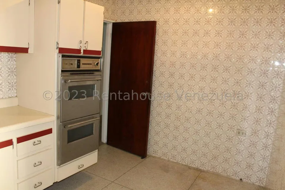 Apartamento (Duplex) en Venta en Cumbres de Curumo, Distrito Metropolitano - 24