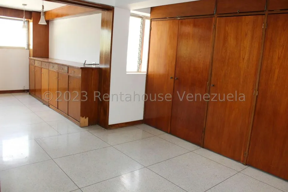 Apartamento (Duplex) en Venta en Cumbres de Curumo, Distrito Metropolitano - 27