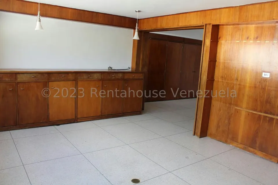 Apartamento (Duplex) en Venta en Cumbres de Curumo, Distrito Metropolitano - 29