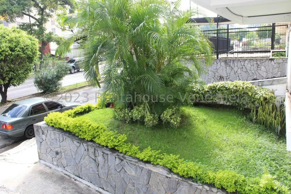 Apartamento (Duplex) en Venta en Cumbres de Curumo, Distrito Metropolitano - 4