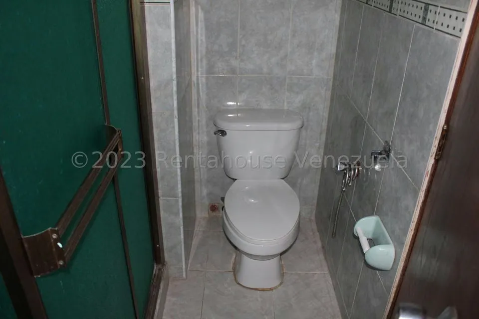 Apartamento (Duplex) en Venta en Cumbres de Curumo, Distrito Metropolitano - 35