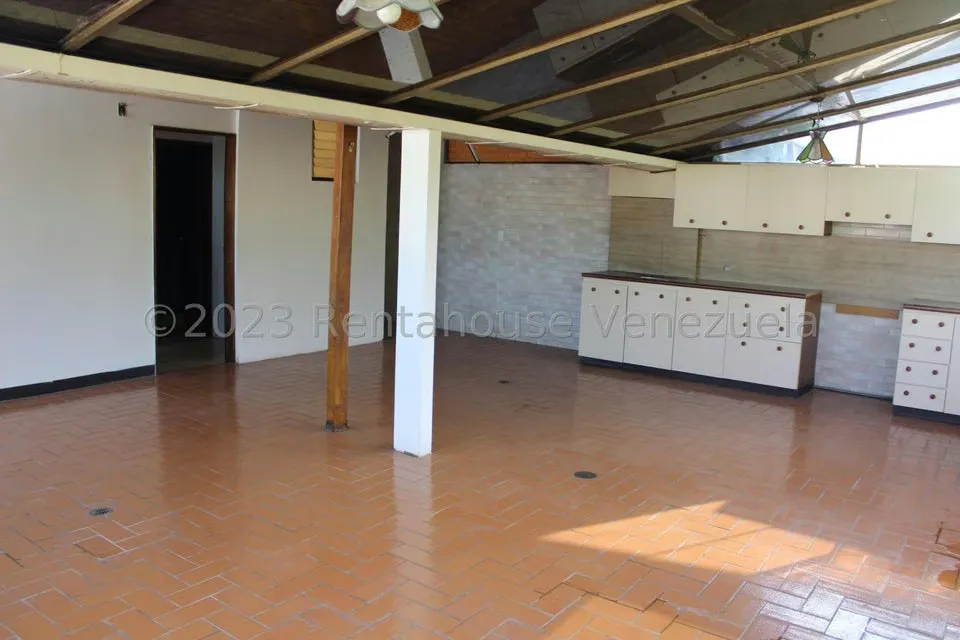Apartamento (Duplex) en Venta en Cumbres de Curumo, Distrito Metropolitano - 41