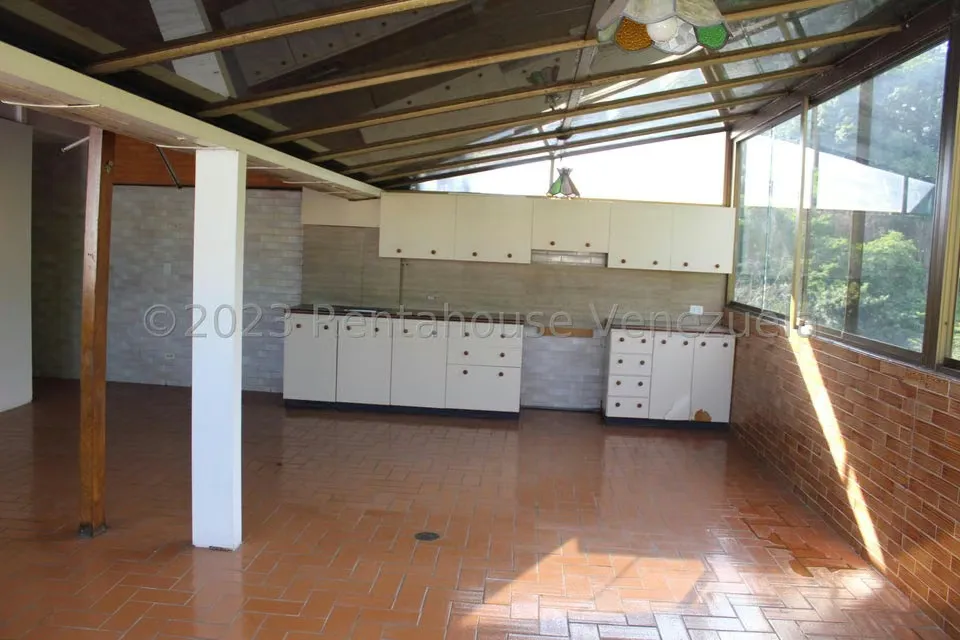 Apartamento (Duplex) en Venta en Cumbres de Curumo, Distrito Metropolitano - 43