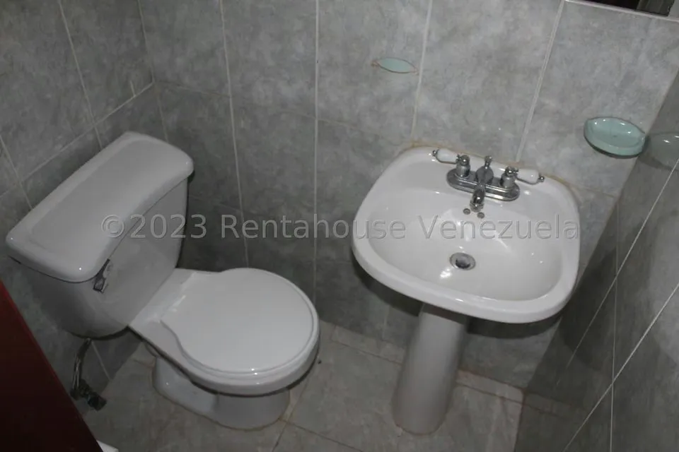 Apartamento (Duplex) en Venta en Cumbres de Curumo, Distrito Metropolitano - 45