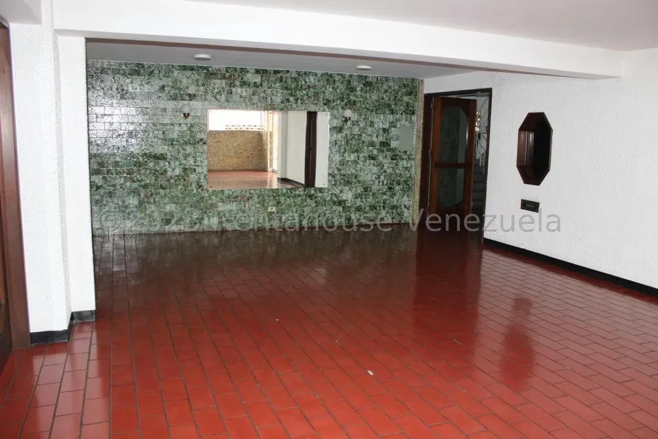 Apartamento (Duplex) en Venta en Cumbres de Curumo, Distrito Metropolitano - 6