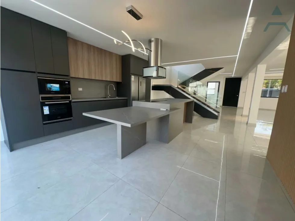 Venta casa remodelada en urb la viña - 4