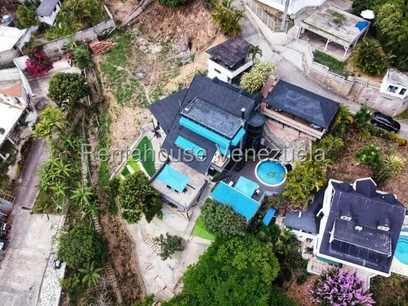Casa (Multipes Niveles) en Venta en Lomas de La Lagunita, Distrito Metropolitano